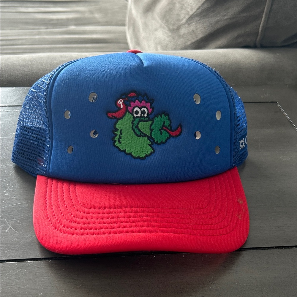 Blue and Red Phillies hat with jibits
